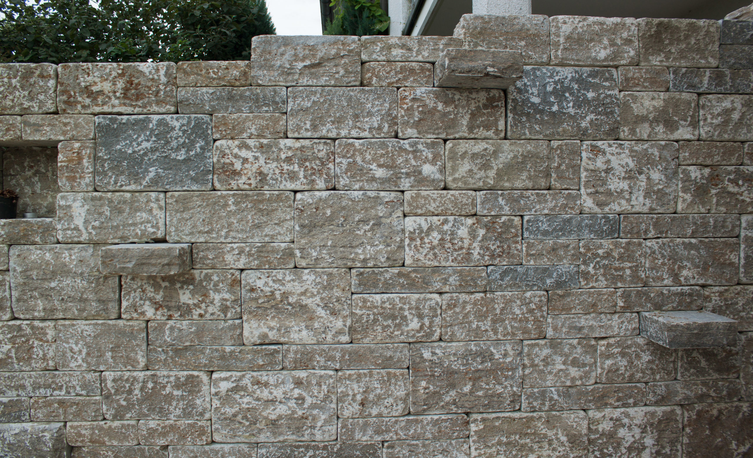 Wagner´s Muschelkalk Stufen Quader Polygonalplatten und-Travertin Walnut Noce Fine Line